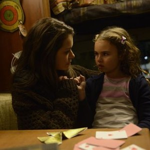 Orphan Black: Season 2, Episode 4, Sarah (Tatiana Maslany) and Kira (Skyer Wexler)