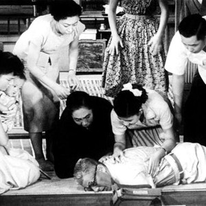 I LIVE IN FEAR, (aka IKIMONO NO KIROKU, aka RECORD OF A LIVING BEING), Akemi Negishi (holding baby), Haruko Togo, Eiko Miyoshi (in black), Toshiro Mifune (after heart attack), Kyoko Aoyama (hair ribbon), Minoru Chiaki (far right), 1955