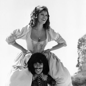 THE FOUR MUSKETEERS, Frank Finlay, Raquel Welch, 1974