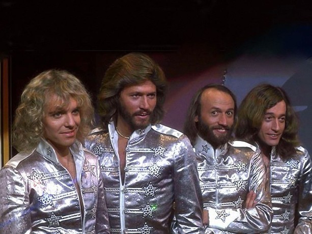 レア★Sgt. Pepper's Lonely Hearts Club Band Amazon.com: Sgt. Pepper's Lonely Hearts Club Band: CDs & Vinyl