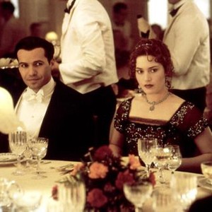 TITANIC, Billy Zane, Kate Winslet, 1997.  TM and Copyright (c) 20th Century Fox Film Corp. All rights reserved..