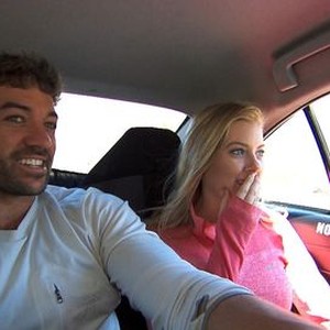The Amazing Race, Tyler Adams (L), Laura Pierson (R), 09/05/2001, ©CBS