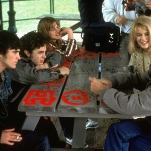 TO DIE FOR, (left from front) Joaquin Phoenix, Casey Affleck, Alison Folland, (right from front) director Gus Van Sant, Nicole Kidman on set, 1995, (c) Columbia
