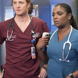 Chicago Med: Season 2, Episode 1 - Rotten Tomatoes