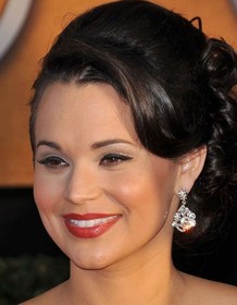 Nicci Faires
