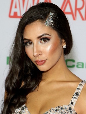 Gianna Dior's Instagram, Twitter & Facebook on IDCrawl