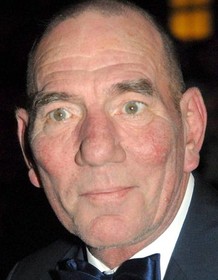 Pete Postlethwaite