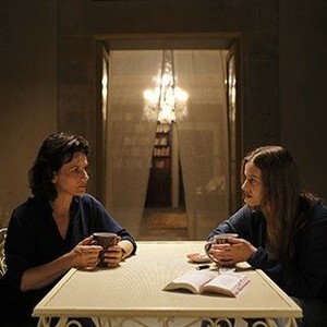 (L-R) Juliette Binoche as Anna and Lou de Laâge as Jeanne in "L'attesa." photo 17