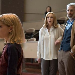 GIFTED, FROM LEFT: MCKENNA GRACE, LINDSAY DUNCAN, JON SKLAROFF, 2017. PH: WILSON WEBB/TM & COPYRIGHT © FOX SEARCHLIGHT PICTURES. ALL RIGHTS RESERVED