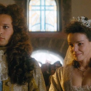 ON GUARD, (aka LE BOSSU), from left, Vincent Perez, Claire Nebout, 1997, ©Empire Pictures Inc.