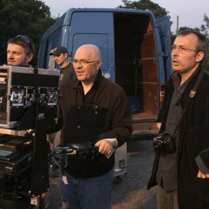 BREAKING AND ENTERING, director Anthony Minghella (center), cinematographer Benoit Delhomme, on set, 2006. ©Miramax