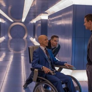 X-MEN: APOCALYPSE, from left: James McAvoy, director Bryan Singer, Michael Fassbender, on set, 2016. ph: Alan Markfield/TM and Copyright © 20th Century Fox Film Corp. All rights reserved.