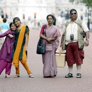 BRICK LANE, Lana Rahman, Naeema Begum, Tannishtha Chatterjee, Satish Kaushik, 2007. ©Sony Pictures Classics