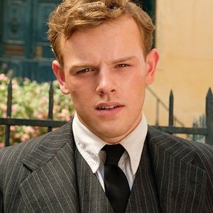 Callum Woodhouse as Leslie Durrell