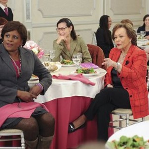 30 Rock, Gayle King (L), Florence Henderson (R), 'My Whole Life Is Thunder', Season 7, Ep. #8, 12/06/2012, ©NBC