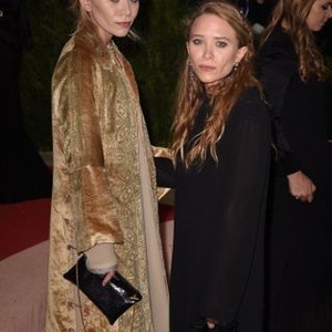 Ashley Olsen, Mary-Kate Olsen at arrivals for Manus x Machina: Fashion in an Age of Technology Opening Night Costume Institute Annual Gala - Part 2, Metropolitan Museum of Art, New York, NY May 2, 2016. Photo By: Derek Storm/Everett Collection