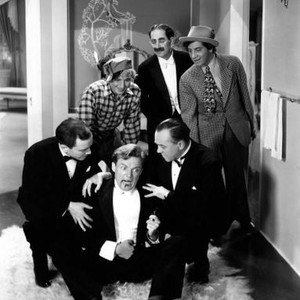 ROOM SERVICE, Frank Albertson (center), Donald MacBride (right), Harpo Marx, Groucho Marx, Chico Marx (back row), 1938