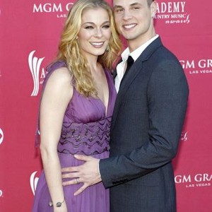 LeAnn Rimes, Dean Sheremet at arrivals for ARRIVALS - 43rd Annual Academy of Country Music Awards (ACM), MGM Grand Garden Arena, Las Vegas, NV, May 18, 2008. Photo by: James Atoa/Everett Collection