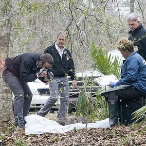 NCIS: New Orleans, Season 1: Lucas Black as Special Agent Christopher LaSalle, Scott Bakula as Special Agent Dwayne Pride, CCH Pounder as Dr. Loretta Wade (seated), and Mark Harmon as Special Agent Leroy Jethro Gibbs