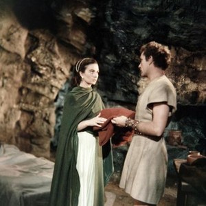 THE ROBE, from left: Jean Simmons, Richard Burton, 1953. TM and Copyright © 20th Century Fox Film Corp. All rights reserved.