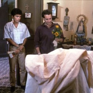STRAWBERRY AND CHOCOLATE,  (aka FRESA Y CHOCOLATE), Vladimir Cruz, Jorge Perugorria, 1994. (c) Miramax