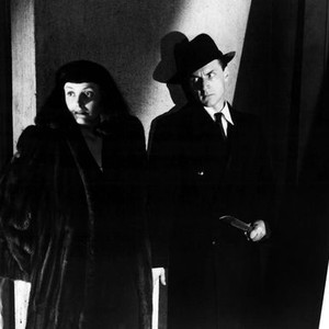 SEVENTH VICTIM, Jean Brooks (left), 1943, assassin
