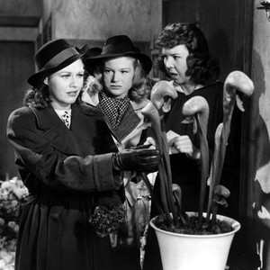 KITTY FOYLE, Ginger Rogers, K.T. Stevens, Mary Treen, 1940