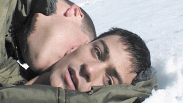 Yossi & Jagger | Rotten Tomatoes