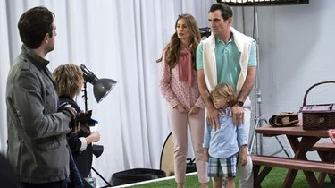 Modern family season 10 online hd new arrivals