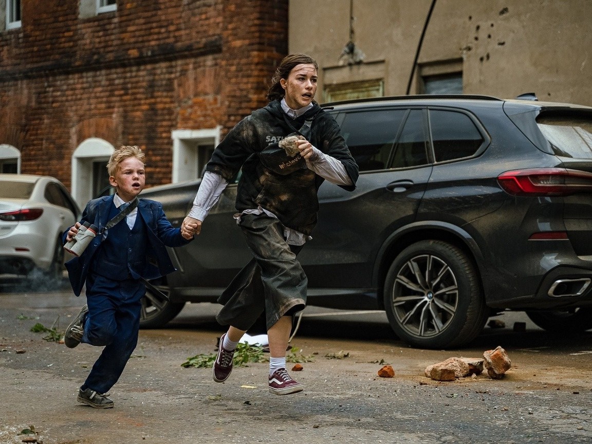 Last Signal Pictures | Rotten Tomatoes