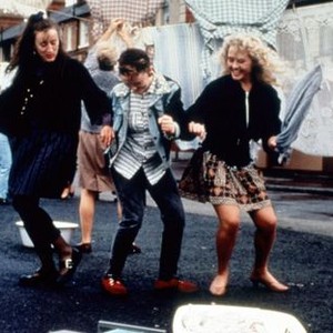 THE COMMITMENTS, Maria Doyle, Bronagh Gallagher, Angeline Ball, 1991, TM & Copyright (c) 20th Century Fox Film Corp.