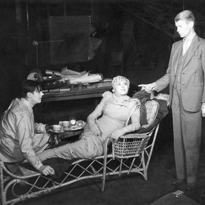BRIDE OF FRANKENSTEIN, from left: Colin Clive, Elsa Lanchester, director James Whale on set, 1935
