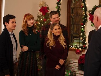 A Christmas… Present | Rotten Tomatoes