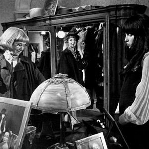 SECRET CEREMONY, Peggy Ashcroft (left), Pamela Brown (rear), Mia Farrow, 1968