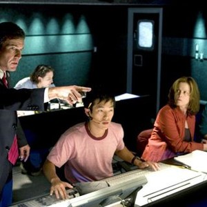 VANTAGE POINT, Dennis Quaid (left), Leonardo Nam (second from left), Sigourney Weaver (second from right), 2008. ©Columbia Pictures