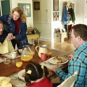 Modern Family, Jesse Tyler Ferguson (L), Celia Weston (C), Eric Stonestreet (R), 'ClosetCon '13', Season 5, Ep. #8, 11/20/2013, ©ABC