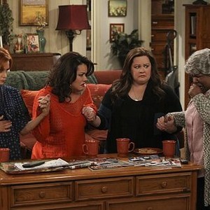 Mike and Molly, from left: Swoosie Kurtz, Katy Mixon, Melissa McCarthy, Cleo King, 09/20/2010, ©CBS