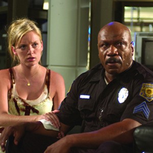 (L to r) SARAH POLLEY as Ana and VING RHAMES as Kenneth in the zombie action thriller, Dawn of the Dead.
