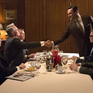 Mad Men, from left: Scott Hoxby, Harry Hamlin, Jon Hamm, Allan Havey, 'The Runaways', Season 7, Ep. #5, 05/11/2014, ©AMC