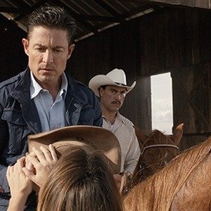 (L-R) Fernando Colunga as Alejandro Toledo and Eduardo Yañez as Santiago Guzman in "Ladrones." photo 2