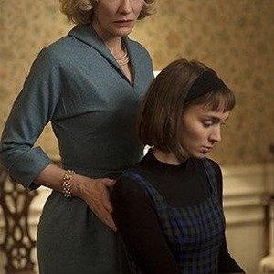 (L-R) Cate Blanchett as Carol Aired and Rooney Mara as Therese Believet in "Carol."