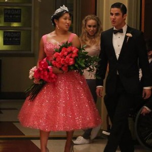 Glee, Jenna Ushkowitz (L), Becca Tobin (C), Darren Criss (R), 'Tina in the Sky with Diamonds', Season 5, Ep. #2, 10/03/2013, ©FOX