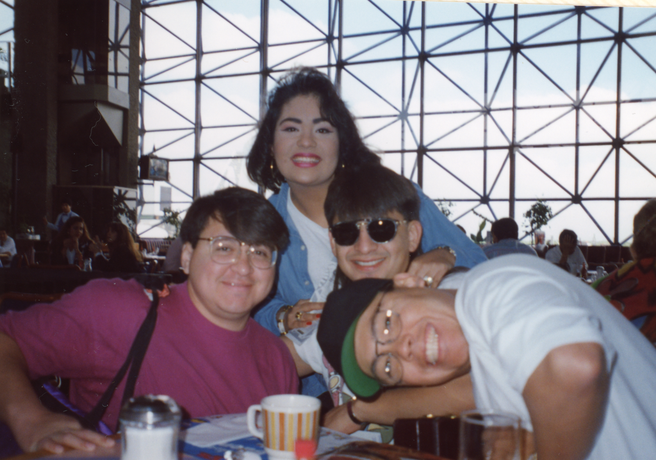 Selena: 不只是傳奇，Selena y Los Dinos，家庭的愛與音樂