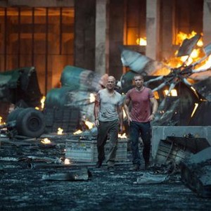 A GOOD DAY TO DIE HARD, from left: Bruce Willis, Jai Courtney, 2013. ph: Frank Masi/TM & copyright ©20th Century Fox Film Corp. All rights reserved