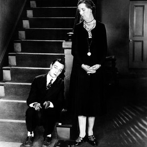 CAMERAMAN, Buster Keaton (left), 1928