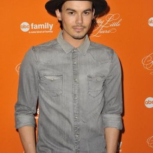 Tyler Blackburn at arrivals for PRETTY LITTLE LIARS Halloween Episode Celebration, Hollywood Forever Cemetery, Los Angeles, CA October 16, 2012. Photo By: Dee Cercone/Everett Collection