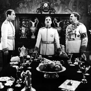 THE GREAT DICTATOR, from left: Henry Daniell, Charlie Chaplin, Billy Gilbert, 1940