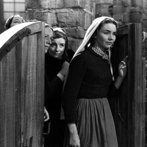 THE SONG OF BERNADETTE, Anne Revere (l), Jennifer Jones, 1943. TM and Copyright © 20th Century Fox Film Corp. All rights reserved..