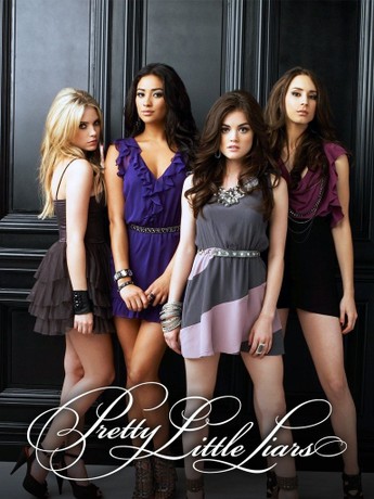 This is how old the cast of Pretty Little Liars were compared to