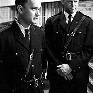 (L-R) Tom Hanks as Paul Edgecomb and David Morse as Brutus Howell in "The Green Mile."